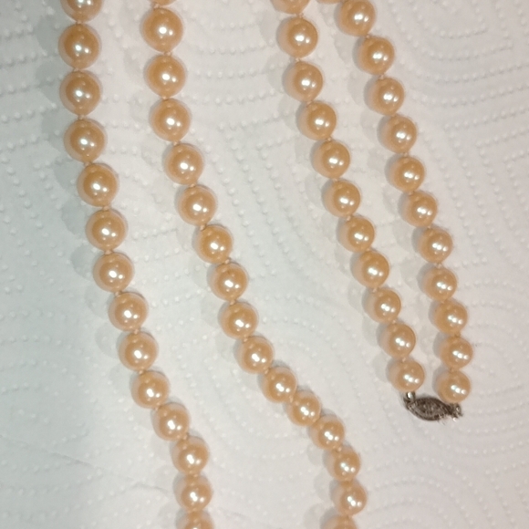 Vintage Handknotted Pearl Necklace With Sterling Clasp - Picture 5 of 15